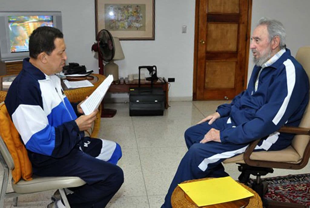 Fidel Castro le sacó amplio provecho económico a su estrecha relación con Hugo Chávez.