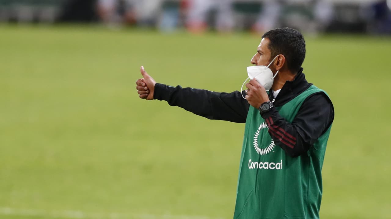 Lozano cree que la afición que abucheó a Macías “es del América o Atlas”