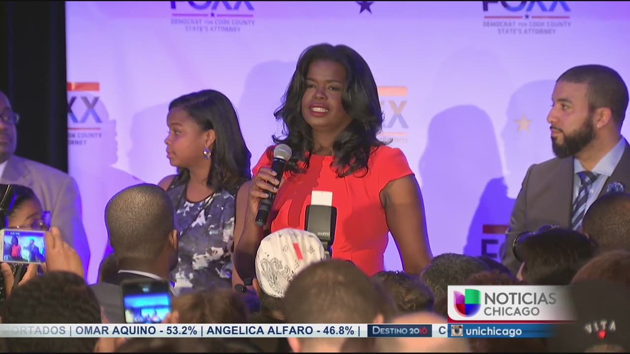 Kim Foxx gana la nominación del partido demócrata para fiscal del Condado de Cook