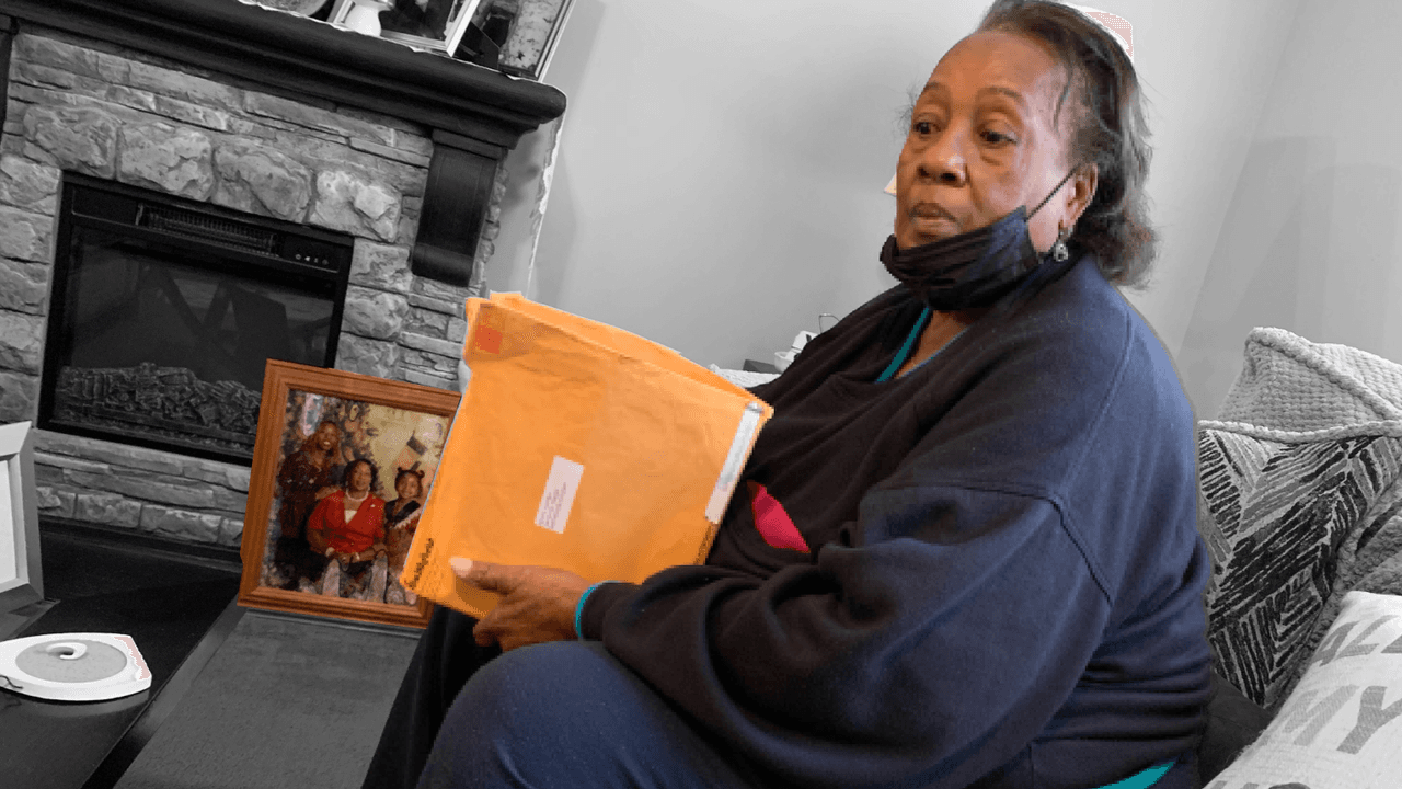 Atrapados en la zona de peligro: la ayuda para reubicarse no llega, mientras viven azotados por las catástrofes climáticas