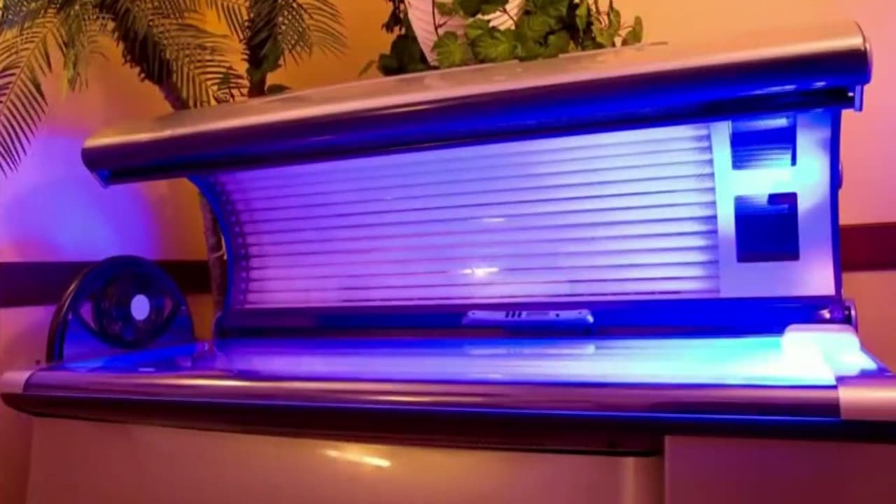 ¿Camas de bronceado para menores de edad? El debate que enciende alarmas en EEUU