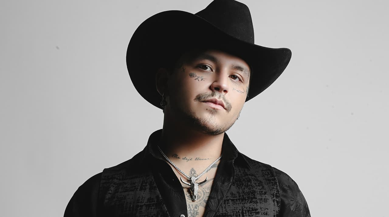 Christian Nodal actuará en Premio Lo Nuestro 2023