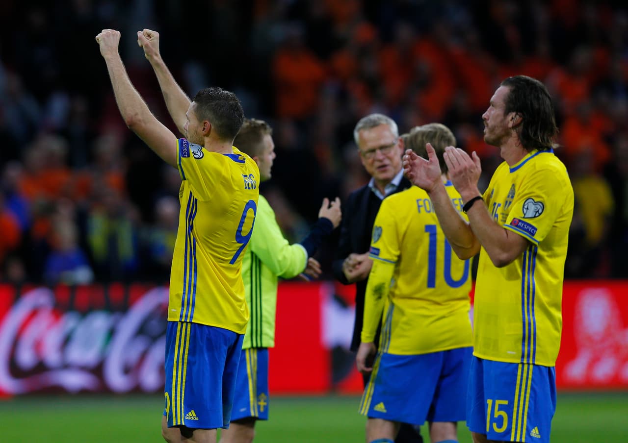 Pese a la derrota, Suecia salió festejando de Amsterdam y ahora espera por su rival en el repechaje de la UEFA.