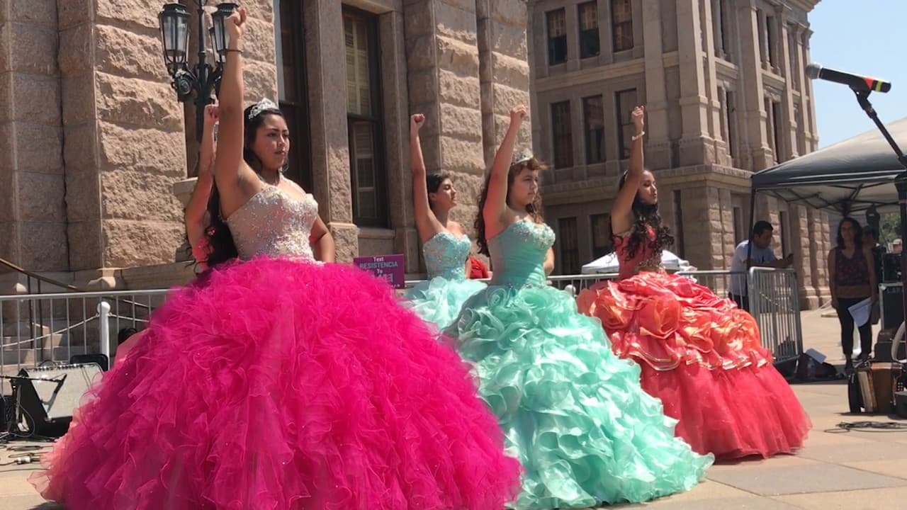 Entre música y baile, cientos protestan en Texas contra la SB4 y a favor de DACA
