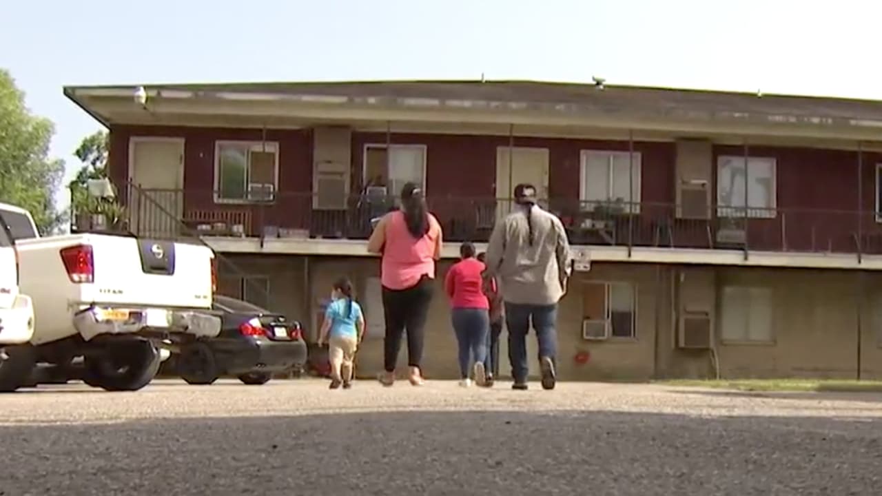 <b><a href="https://www.univision.com/local/houston-kxln/asi-seleccionaran-a-solicitantes-de-ayuda-para-pagar-la-renta-y-la-hipoteca-en-houston">Los inquilinos, </a></b>por su parte, podrán solicitar la asistencia a partir del 24 de agosto.
<br>