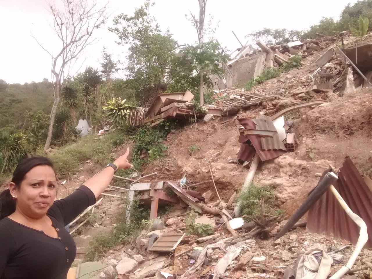 Los residentes denunciaron ante organizaciones de DDHH Provea y Human Rights Watch que la operación se llevó a cabo de madrugada, sin aviso previo y sin presentar ninguna orden judicial.