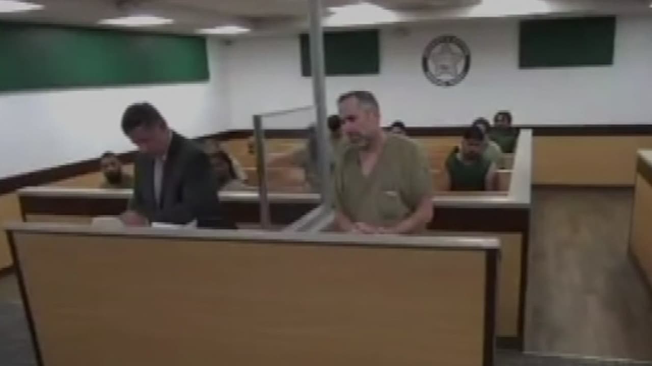 Subdirector de una escuela en Hollywood es arrestado por acusaciones de violencia doméstica y robo