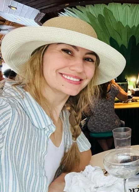 Tras su participación en las producciones de Disney, Chelsea Klane ha participado en otras series como ‘Hot Streets’ o ‘A Christmas for the Books’. Además, le gusta compartir en su cuenta de Instagram du día a día, en especial lo relativo a sus viajes.