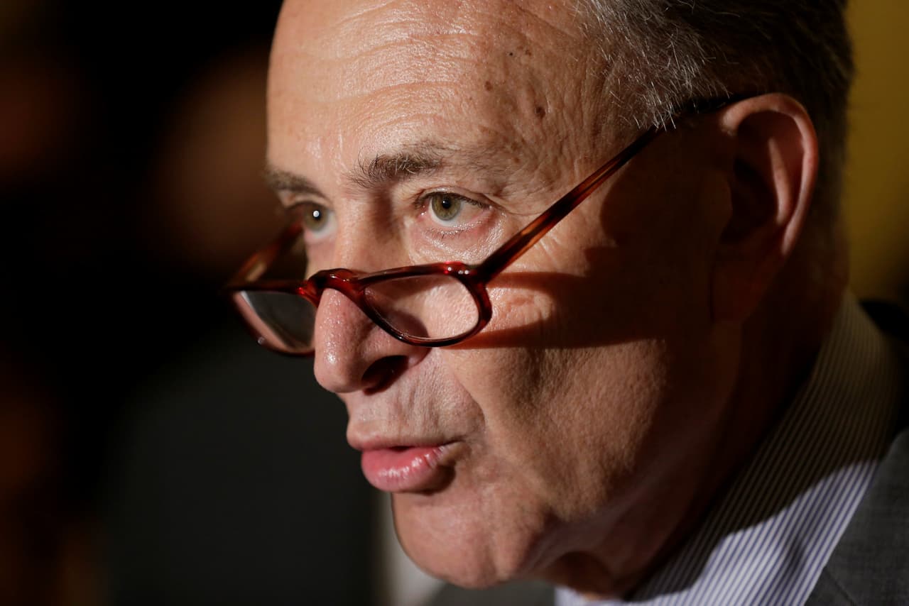 Demócratas amenazan con bloquear la votación del nuevo jefe del FBI