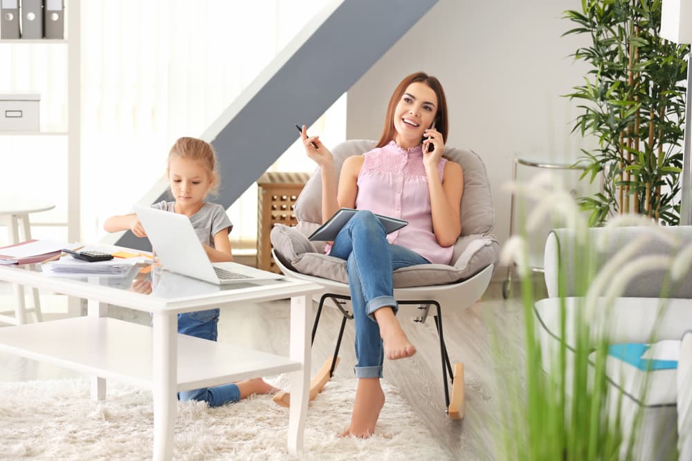 En este Mes del Caballo continúa la buena compatibilidad amorosa con el
<b>Jabalí</b>
<br>
<b>Oportunidades que debes aprovechar este mes:</b> un trabajo extra que puedes realizar desde tu casa utilizando la Internet o tu teléfono. Los contactos sociales que surgirán de ese tipo de actividad que además de entretenerte te dará dinero.
<br>
<b>Peligros que debes evitar: </b>desatender tu familia, hijos, amigos, trabajo por estar ocupándote de asuntos ajenos a lo que realmente debes ocuparte diluyéndote, desconcentrándote y dispersando tu atención en cosas superficiales.