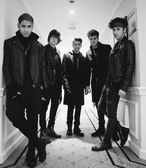 Los chicos que integran CNCO fueron descubiertos por Ricky Martin en el reality show de "La Banda", donde el intérprete de "Livin la vida loca" participó como juez.