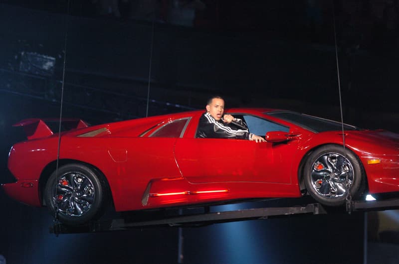 Sin duda una de las presentaciones más recordadas, pues Yankee hizo su entrada a bordo de un Ferrari.
