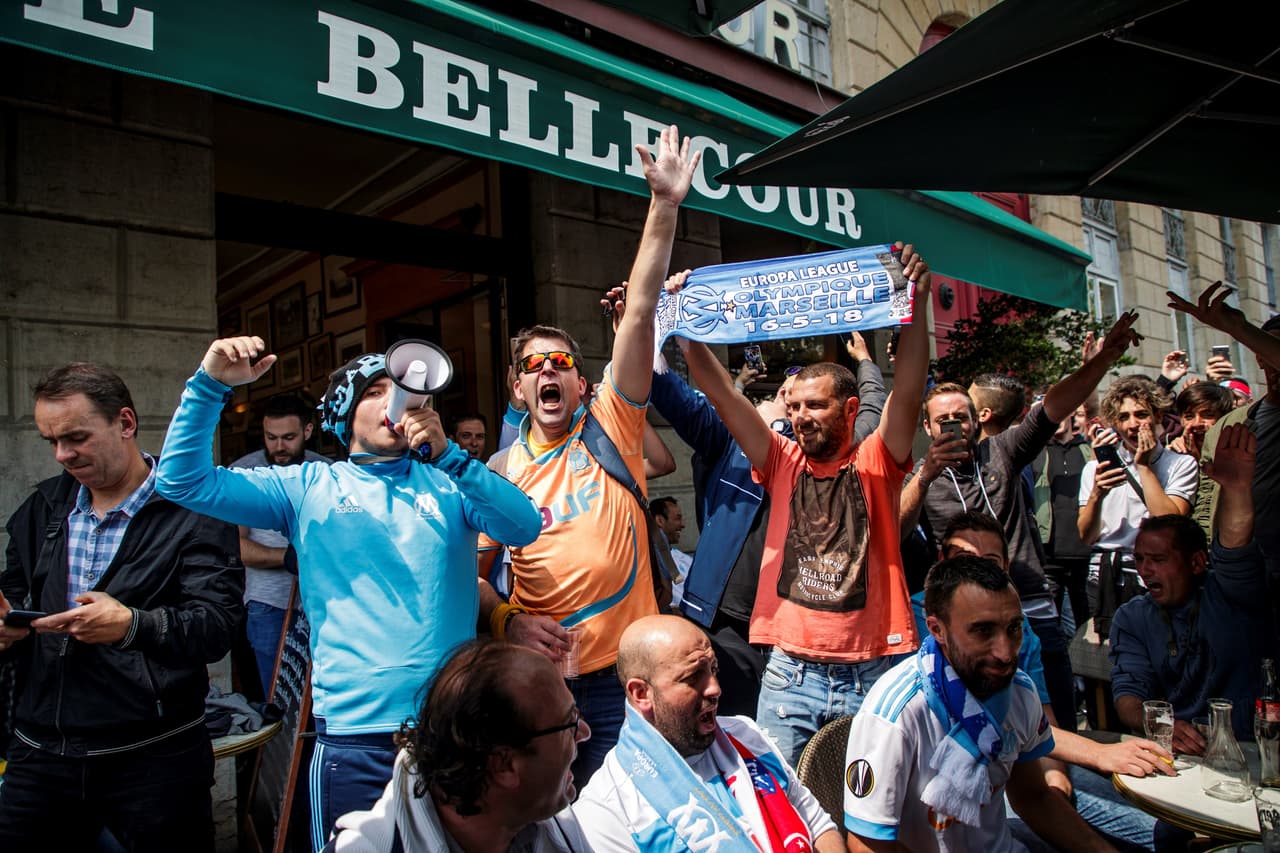Los aficionados del Atlético de Madrid y Marsella se tomaron las calles de Lyon desde muy temprano, este miércoles, en la previa de la gran final de la UEFA Europa League. Gran ambiente en la ciudad francesa en donde el título estará en juego.