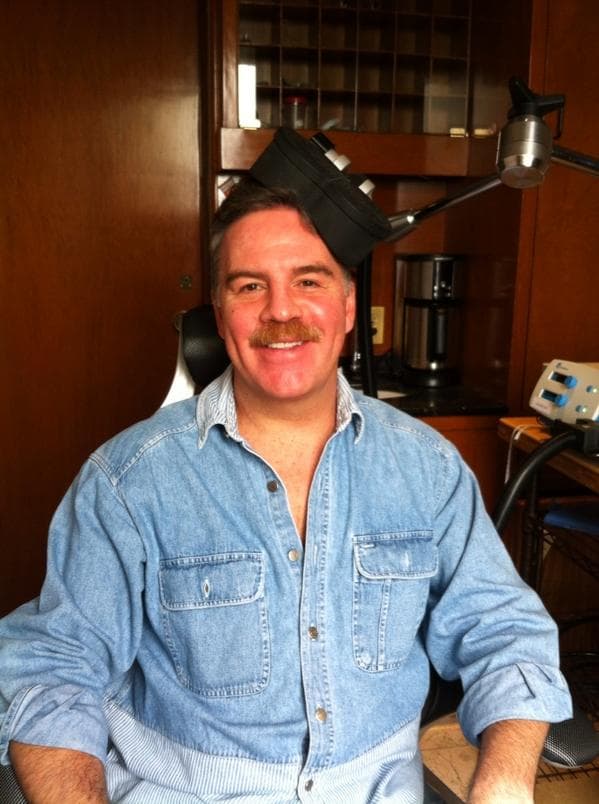 'Imperio de cristal' fue el primer papel protagónico del actor, ganándose una nominación a Premios TVyNovelas por su impecable actuación, esto en el año 1995.