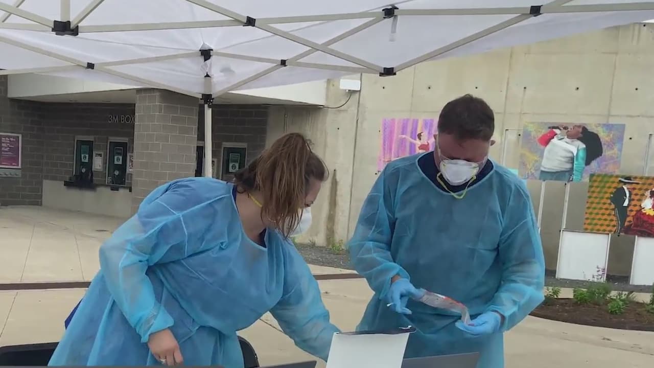 El centro Nomi Health duplicó su personal para la aplicación de pruebas de covid-19, además de extender sus horarios de servicio.