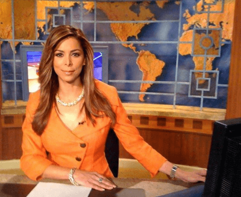 Una foto de hace como 12 años, dando las noticias en Despierta América.