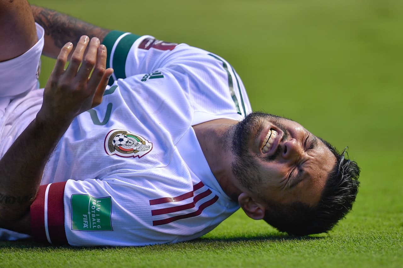Alexis Vega sufrió con una lesión y no estará ante Panamá.