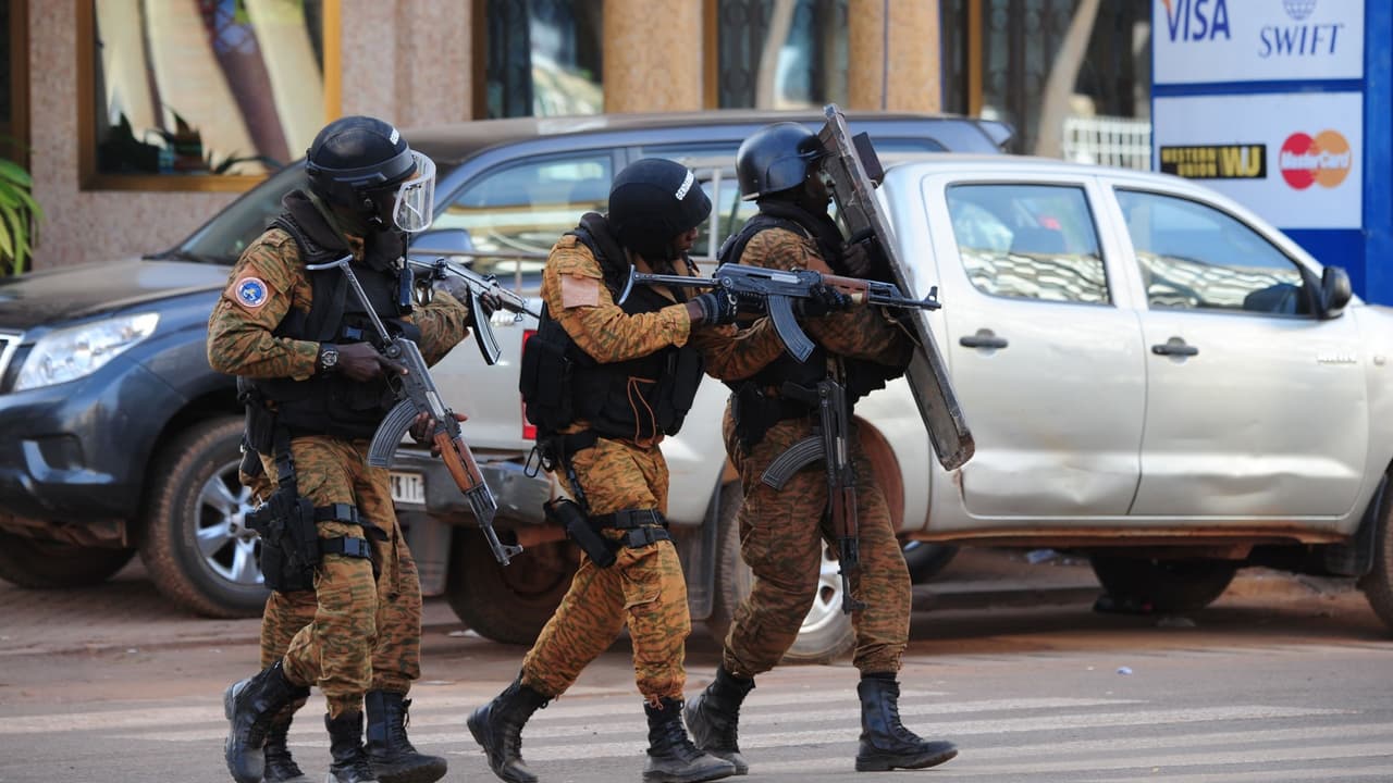 Ataque cerca de hotel en Burkina Faso deja al menos 26 muertos