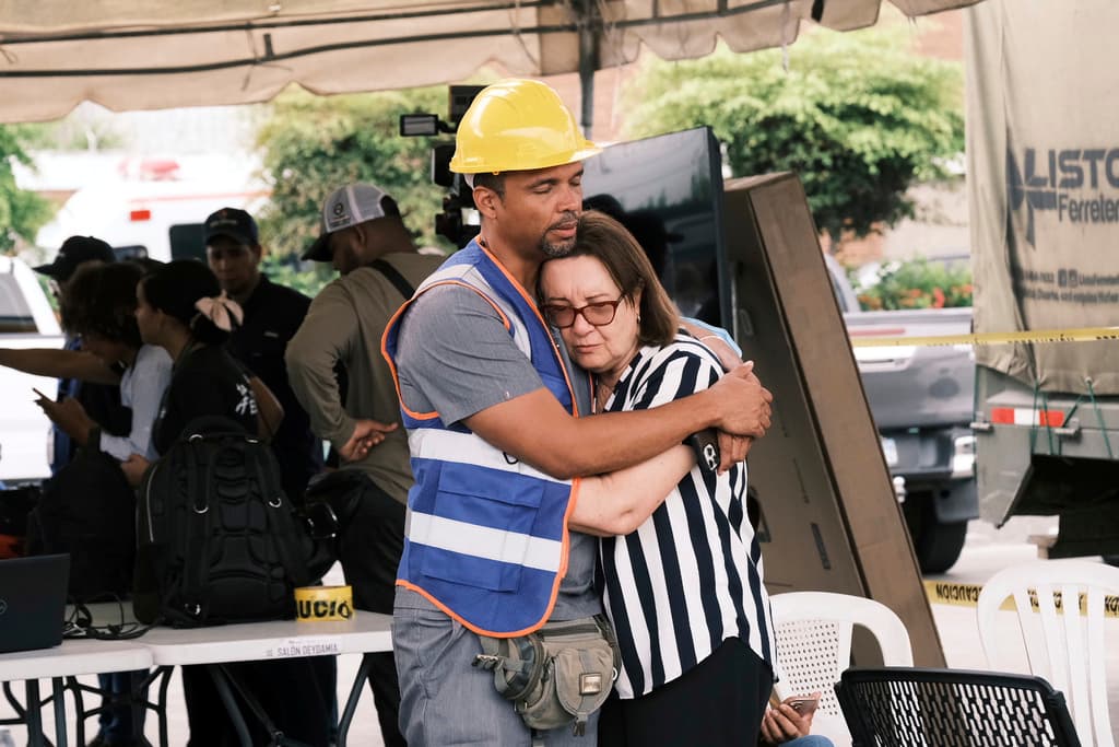 Aunque todo el mundo quiere saber 
<b><a href="https://www.univision.com/local/nueva-york-wxtv/marco-rubio-confirma-muerte-estadounidense-colapso-jet-set-santo-domingo" target="_blank">qué pasó en el Jet Set Club</a></b>, la fiscal Rosalba Ramos enfatizó que los esfuerzos en este momento 
<b>están concentrados </b>en rescatar sobrevivientes.