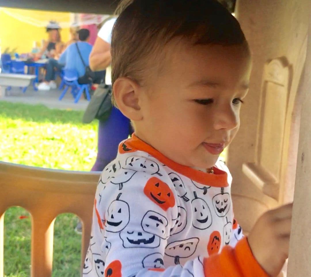 "Compartir estos momentos son lo más importante para mí y para ellos. Feliz de tu alegria mi príncipe", señaló la esposa de Alan Tacher junto a las fotografías.