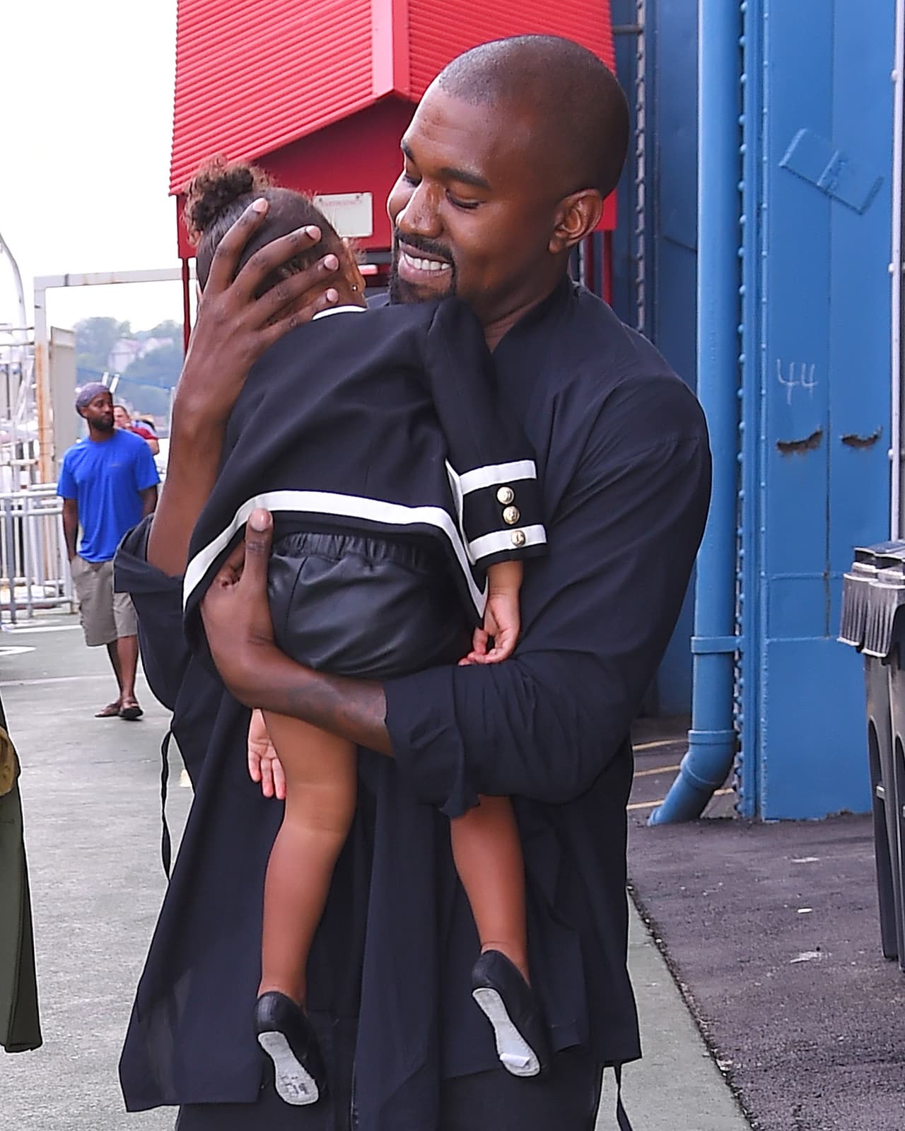 La sonrisa de Kanye lo dice todo.