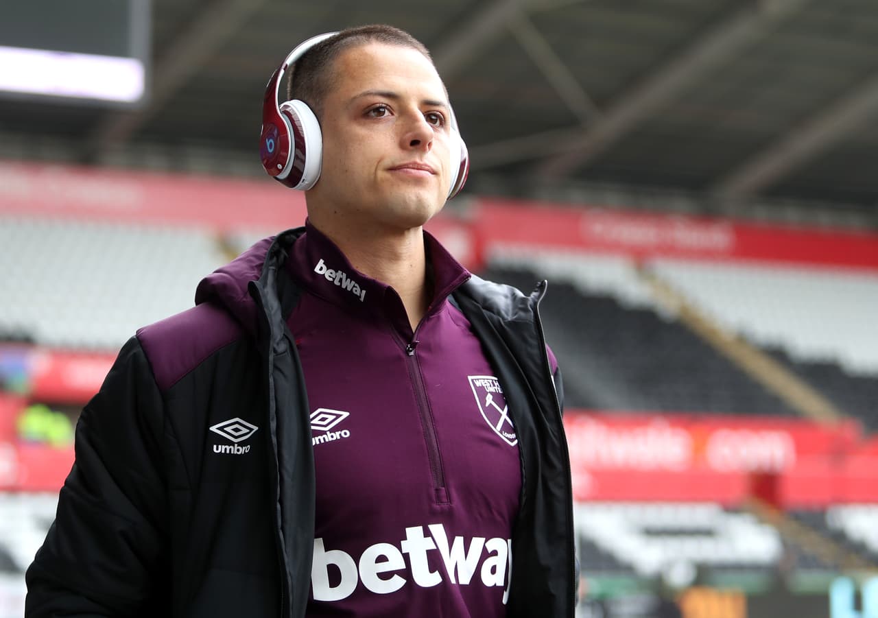 El mexicano Javier 'Chicharito' Hernández ocupó un puesto en el once titular del entrenador escocés, pero no pudo marcar acumulando dos juegos de sequía desde su gol ante Watford.