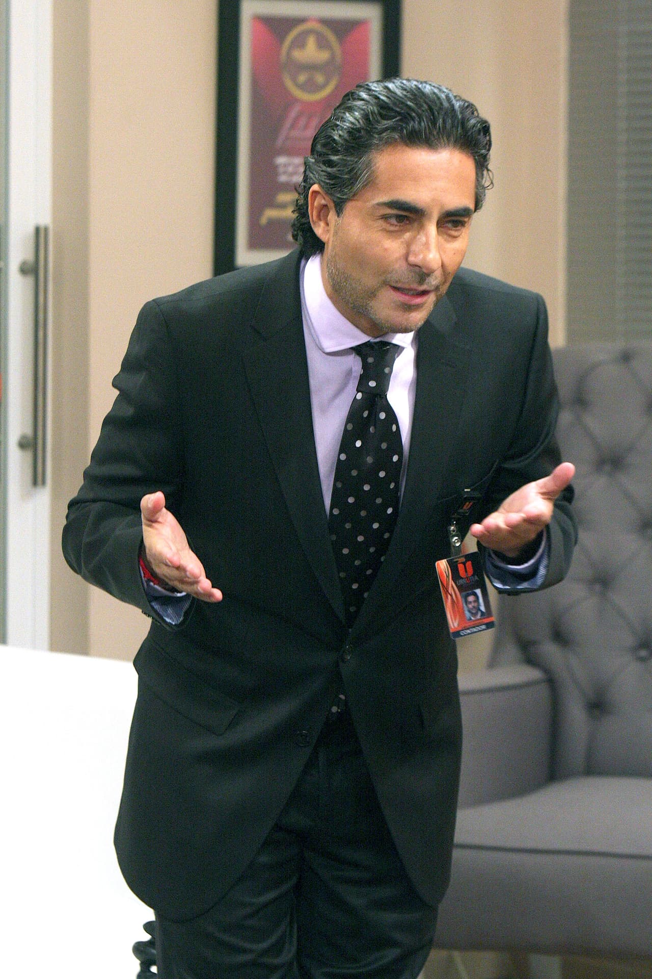 En el año 2015, él se vio envuelto en un escándalo tras
<b><a href="https://www.univision.com/famosos/una-infidelidad-y-otros-problemas-que-raul-araiza-vivio-dentro-de-su-matrimonio-con-fernanda-rodriguez-fotos" target="_blank">haberle sido infiel a su esposa</a></b>. Con la crisis, vivió un tiempo con su hermano, el también actor Armando Araiza, pero tiempo después, y luego de pedir disculpas públicas, se reconcilió con su pareja.
<br>