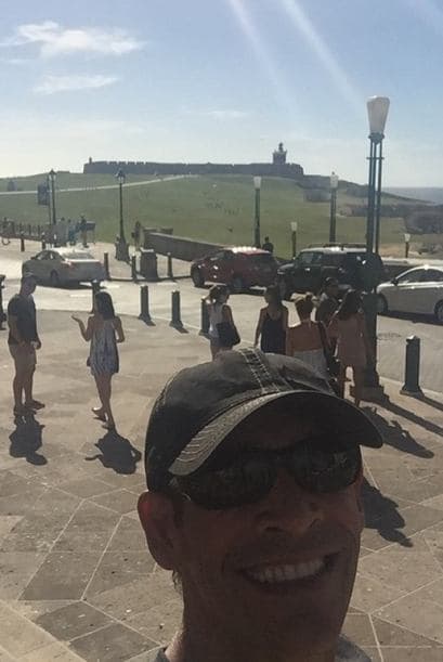 El puertorriqueño dice sentirse muy contento por estar de vuelta en su tierra natal, y más feliz aún de compartir estos momentos con su familia.