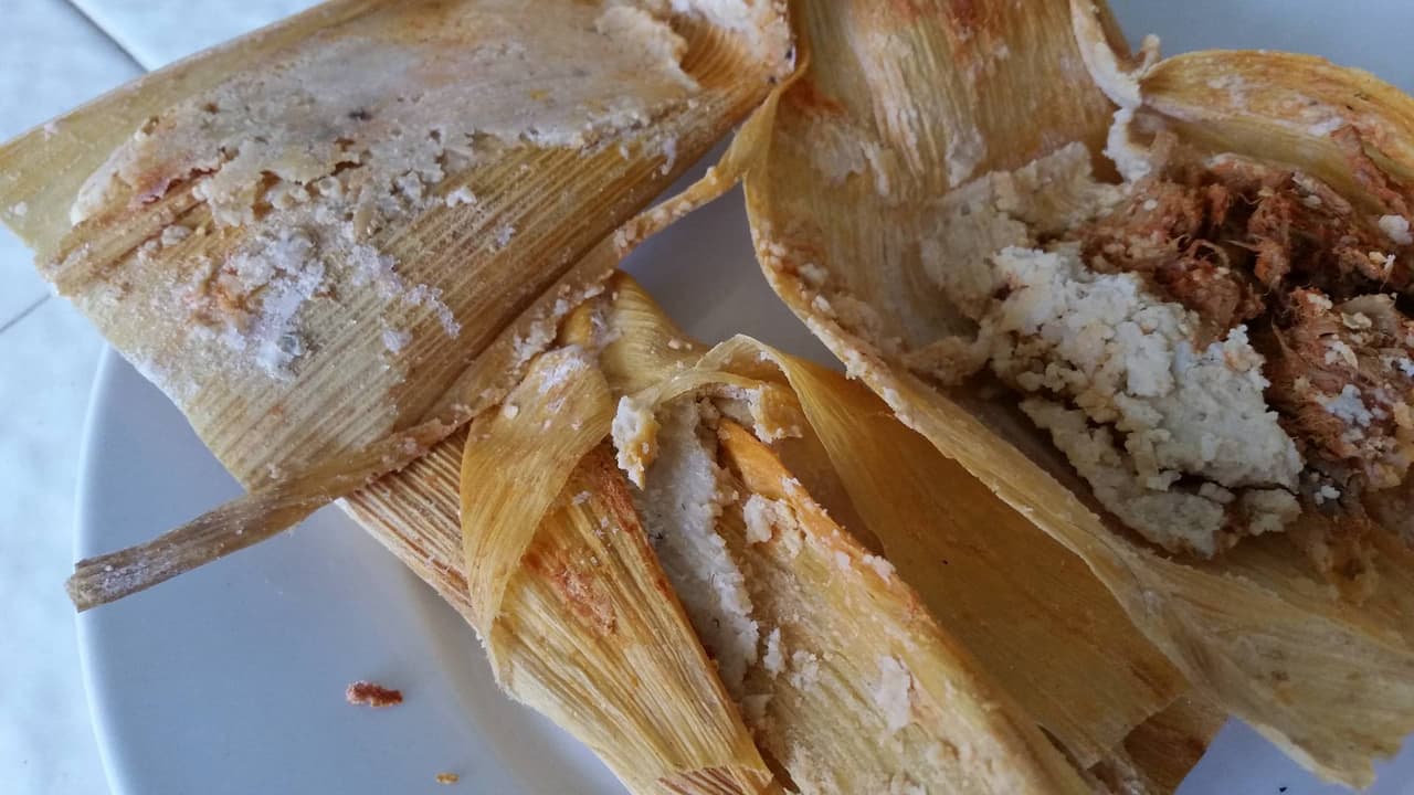 Tamales que arruinaron la cena de Navidad en Los Ángeles no estaban contaminados, según el condado