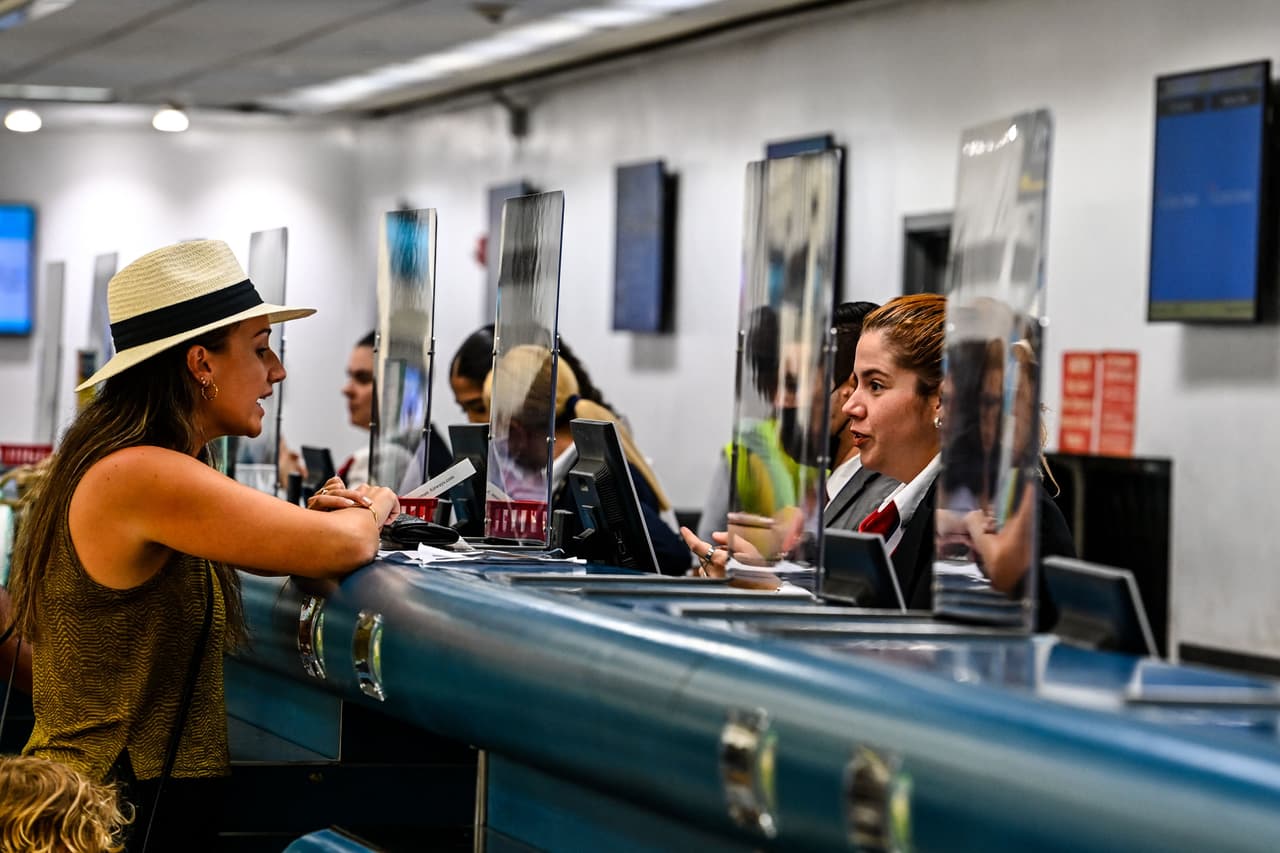 Señalan que parte del aumento se debe a que EEUU ya no requiere prueba de covid-19 para entrar al país. 
<br>