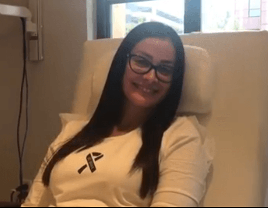 Como parte de este proceso, la exreina de belleza tuvo que ser intervenida quirúrgicamente en una de sus piernas, donde le fue detectado el padecimiento.