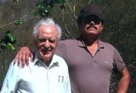 La estrategia de la defensa se ha basado en tratar de mostrarle a los 12 miembros del jurado que Guzmán no era el mandamás del cartel, sino que seguía las órdenes de su principal socio Ismael 'El Mayo' Zambada. "La verdad es que él no controlaba nada", aseguró el abogado Jeffrey Lichtman. La fotografía es de un poster ofreciendo un recompensa por información sobre el narcotraficante también conocido como 'El MZ'.