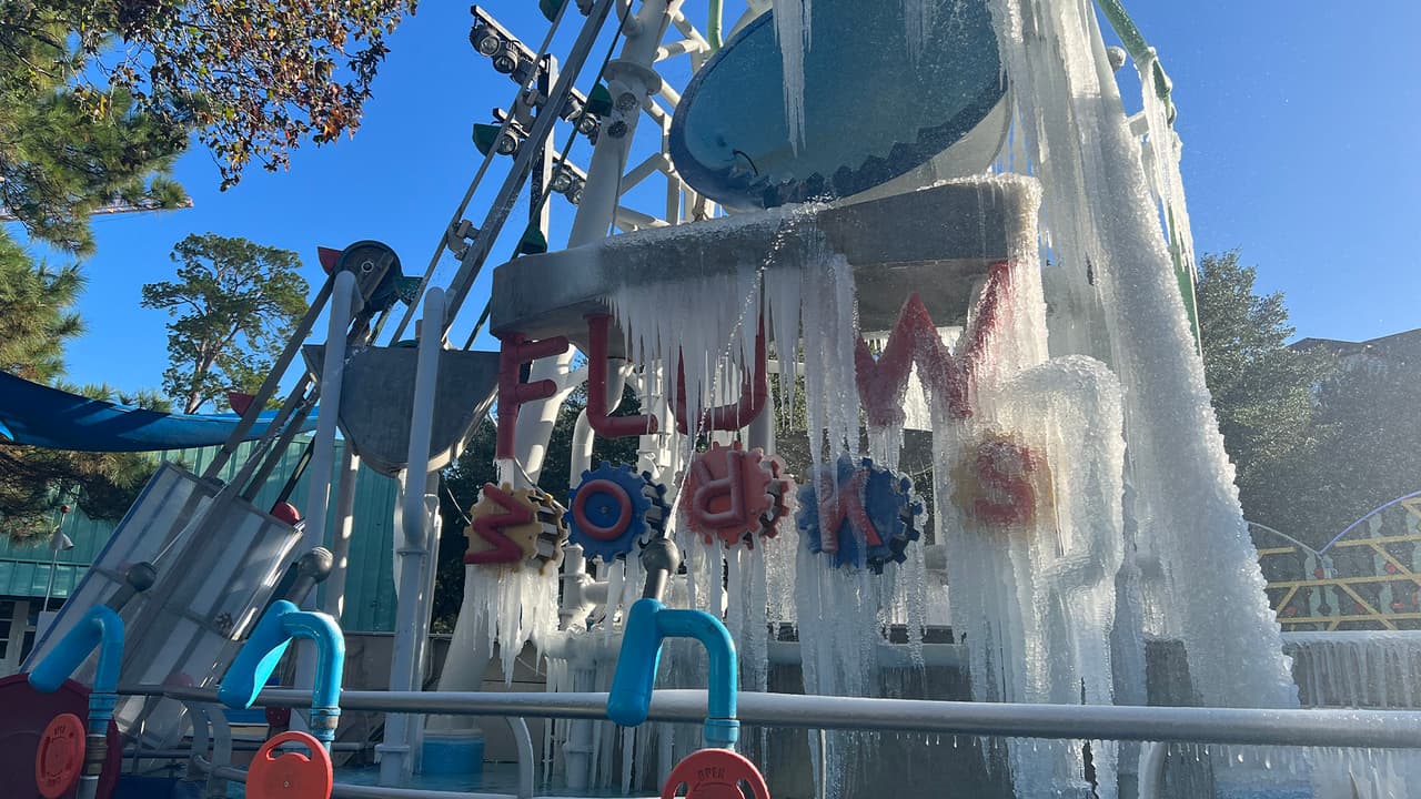 Otro atractivo que se congeló fue la exhibición que se encuentra fuera del Museo de los Niños de Houston.