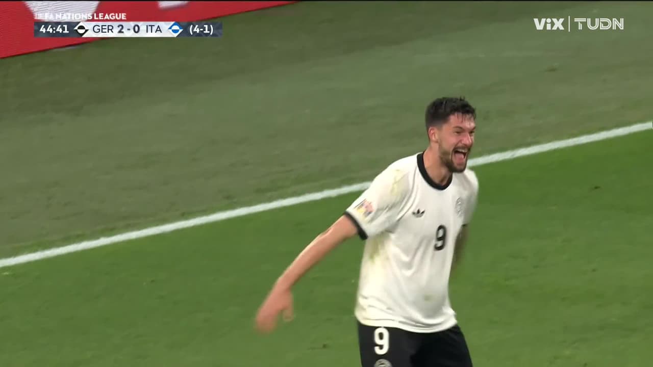 ¡Vale el 3-0! Kleindienst remata y el balón rebasa la línea de gol