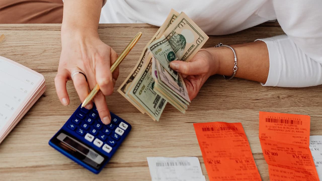 “Siempre cuide su dinero, sepa a dónde se va su plata”. Así debes planear tu presupuesto 