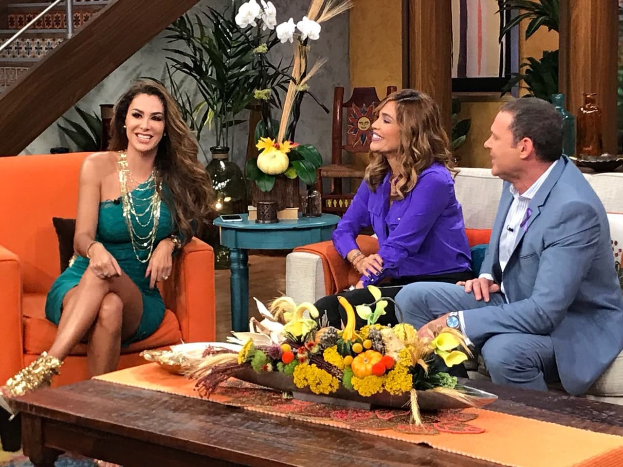 También pidió que todos vieran 'Mira Quién Baila', nadie puede perderse el encuentro entre Ninel Conde y Johnny Lozada.