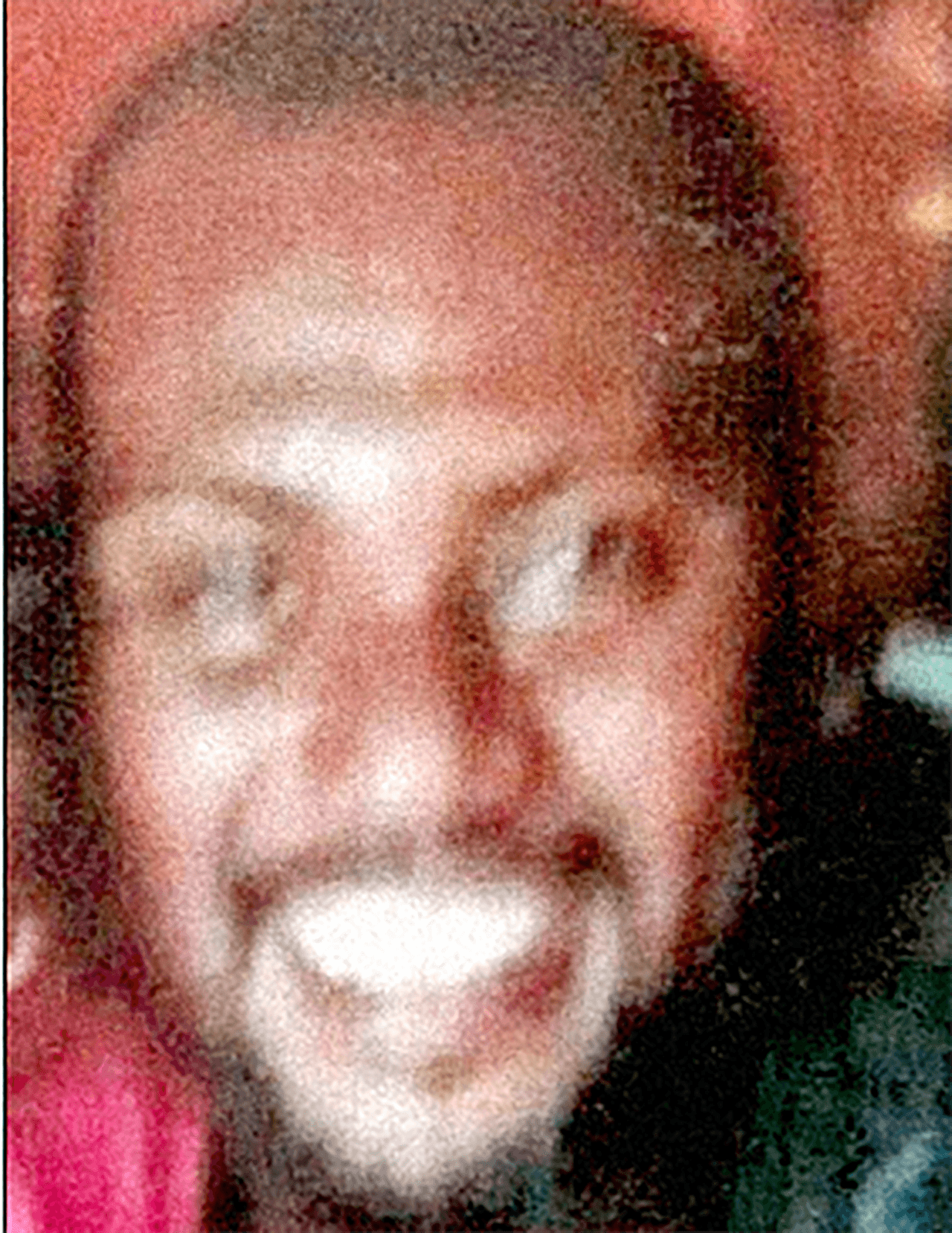 <b>Clemente Jazmín Acosta, </b>alias 'Araña'
<b>, </b>de 35 años de edad es buscado por disparar al rostro de una persona y matar a otra a golpes con su pistola.