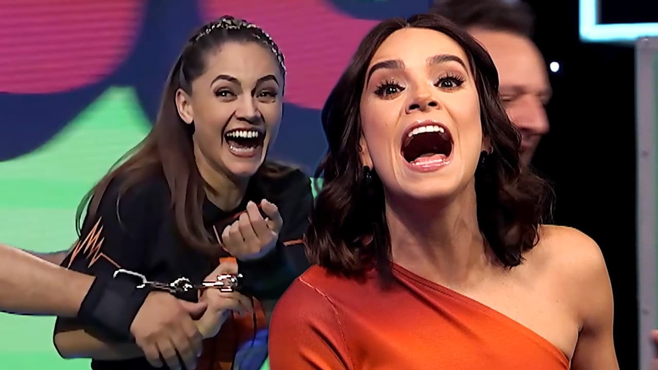 Jessica Segura arrasa con Fastlicht en el juego de los aros colgantes | Cero Ruido