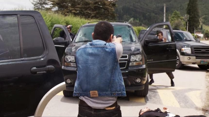 ‘El Chapo’ no estaba dispuesto a perder y busco al hermano de Raciel, ‘Tony Tormenta’ para obtener la lista de políticos, militares y policías que estaba a servicio de ‘El Cano’ y ‘El Chente’ y así desmembrar su red de protección de uno en uno.