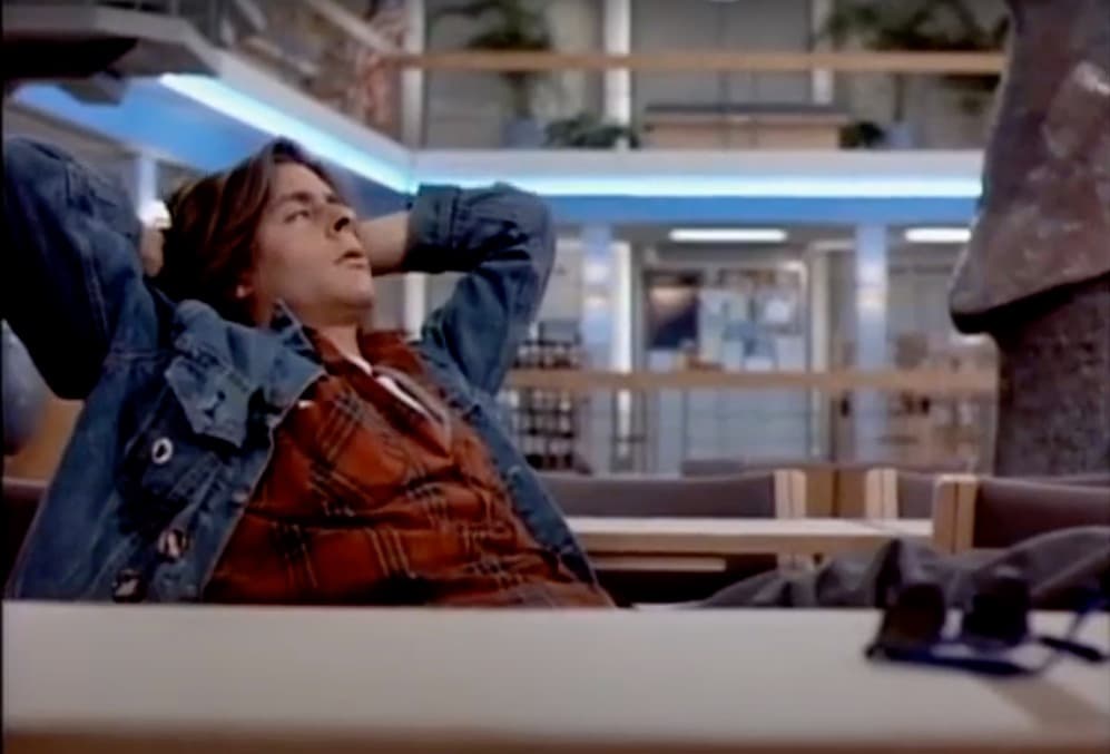 Cada uno tiene una personalidad y forma de ver el mundo única, por lo que, aparentemente, el estar juntos solo creará un conflicto entre ellos; sin embargo, todos hablan sobre sus problemas y arreglan sus diferencias.