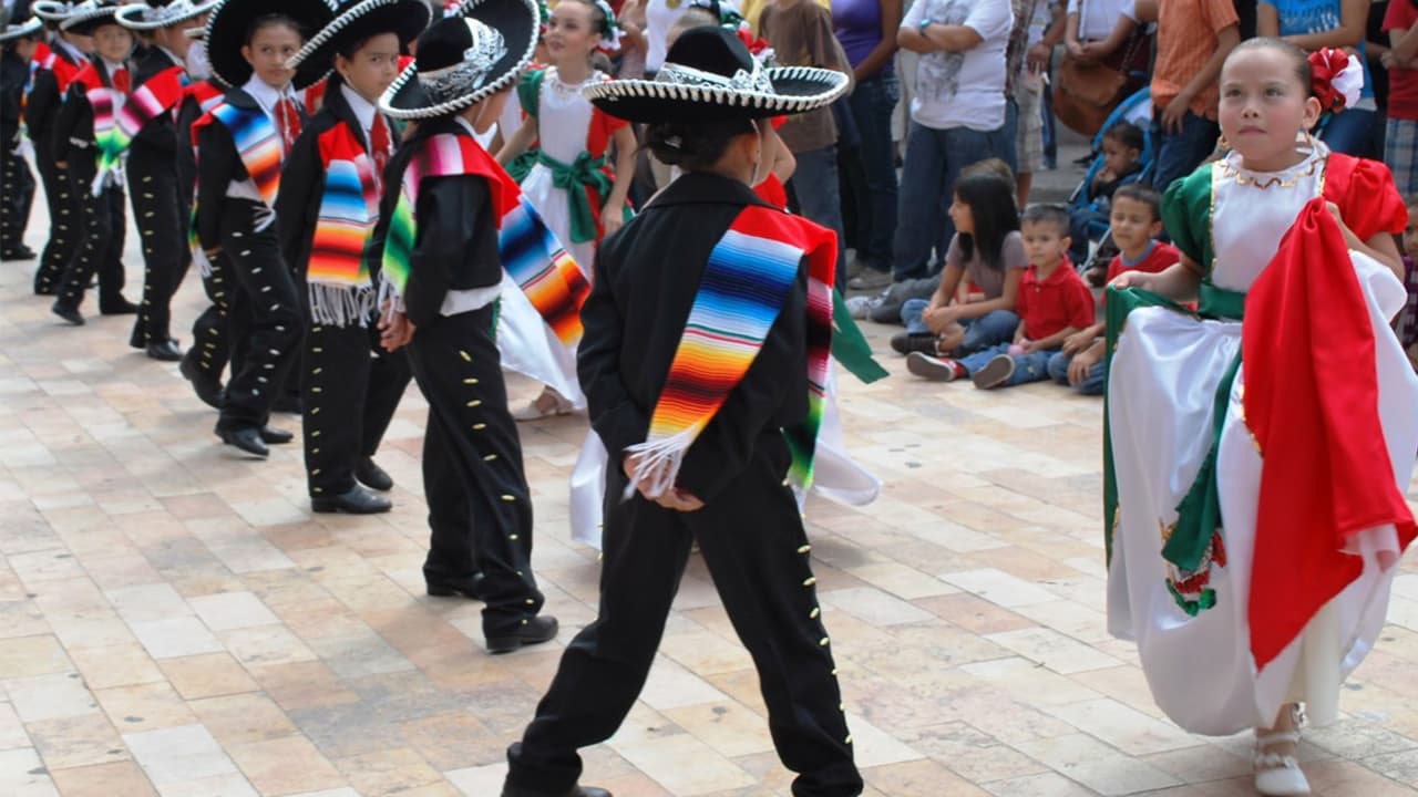 <b>Mexican Independence Day Celebration, Romeoville</b>
<br>Para los residentes de Romeoville se prepara una fiesta este 16 de septiembre. La celebración es organizada por el Romeoville Recreation Departament, para realizarse a las 6 p.m. en Deer Crossing Park (1050 W Romeo Road. Romeoville, IL 60446).