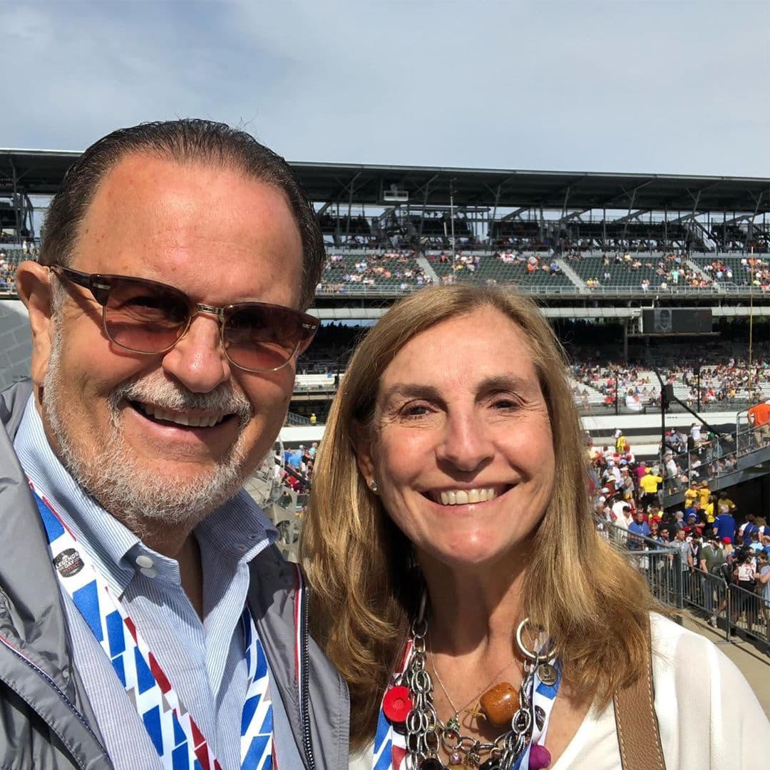 Pero sin duda la mujer que siempre le roba la sonrisa, es Millie, a quien vemos en esta selfie.