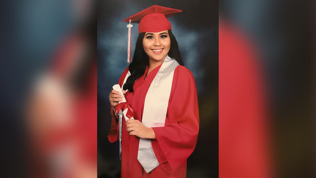 Yepez Medina - "Felicidades a mi hija Rosa".