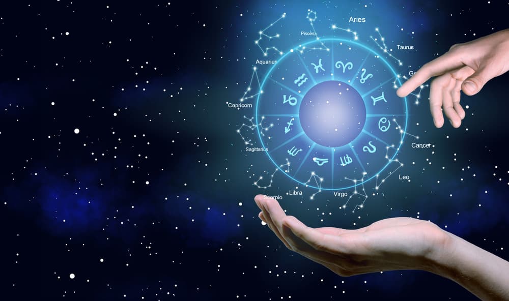 En general, los primeros días serán difíciles por la resistencia que se le presenta debido a la influencia del mes de Tigre que está rigiendo, por otro lado está recibiendo una buena onda con Júpiter y Saturno, que está directo en Acuario, el signo que está rigiendo en estos momentos y que al ser del elemento Aire es de tipo humanitario y que también lo proyecta hacia nuevas cosas, en general será un periodo muy bueno para el País ya que ayudará a que empiecen a cicatrizar viejas heridas que dejaron los meses anteriores. 
<br>