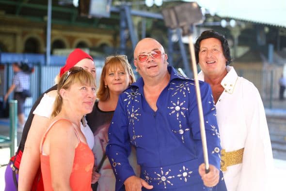 Poco a poco, el “selfie stick” se ha ido abriendo paso en el comercio electrónico, de la mano de aquellos que buscan mejores autorretratos para compartir en sus redes sociales.