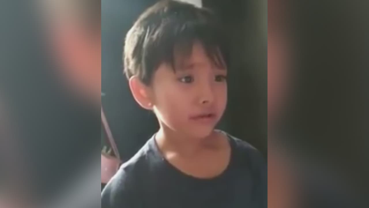 <b>"Pedía ayuda, pero nadie me ayudaba": muere Yatziri, niña que denunció que sufría violencia familiar</b>
<br>
<br>Los golpes fueron tan fuertes que le dañaron un pulmón y órganos vitales. La pequeña, de 7 años, vivía con su padre y su madrastra. A pesar de que le contó a su madre, esta nunca denunció los golpes que sufría.