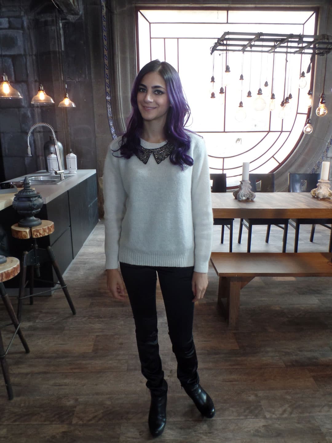 En Yago interpreta a Alejandra, una muchacha que será muy importante en la investigación que Bruno quiere hacer para limpiar el nombre de su hermano. No te pierdas el estreno de Yago este 2 de Mayo a las 9PM/8C por Univision.