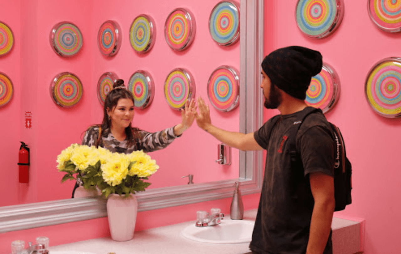 <b>Museum of Selfies</b>:
<br>Para los amantes de los estilos fotografías más populares en las redes, este museo puede ser una divertida opción que además les permitirá escapar de las sofocantes temperaturas.
<br>Lo encuentras en el número 6757 Hollywood Blvd, Los Angeles, CA 90028.