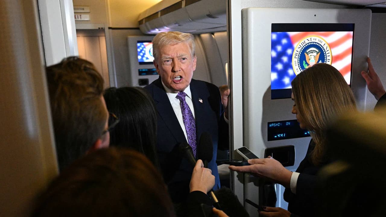 Trump confirma, sin dar detalles, una conversación telefónica con Maduro