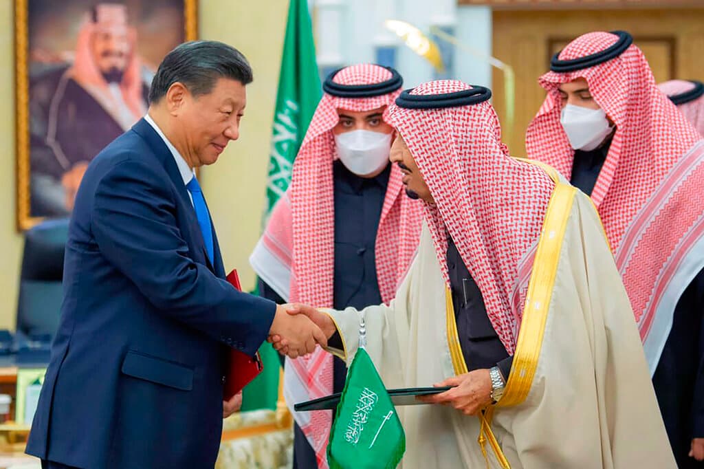 Desplantes a Biden y alfombra roja para Xi Jinping: cómo Arabia Saudita mira a China tras las rupturas con EEUU
